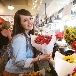 Meet your Posher, Laura